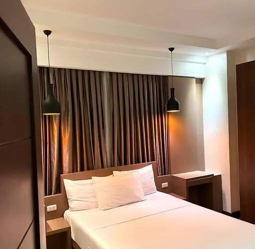 Apartment Monarch At Padgett W/ Pool Near Ayala Cebu